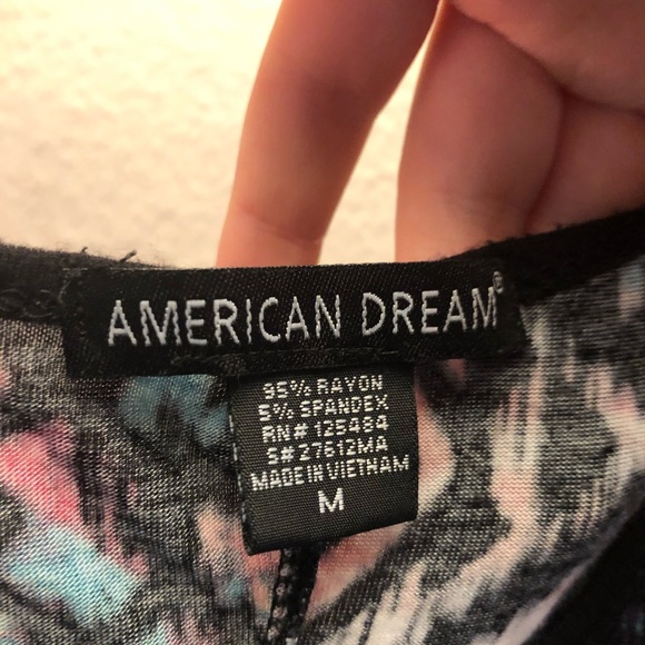 Geometric blouse with shoulder cutouts - Picture 6 of 6